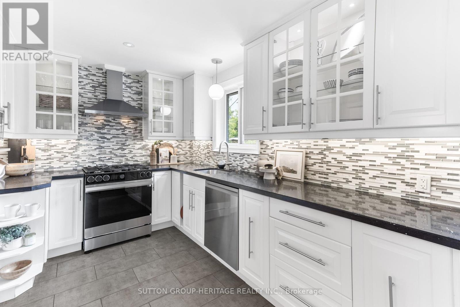1406 Colmar Avenue, Pickering, Ontario  L1W 1C3 - Photo 13 - E12215785