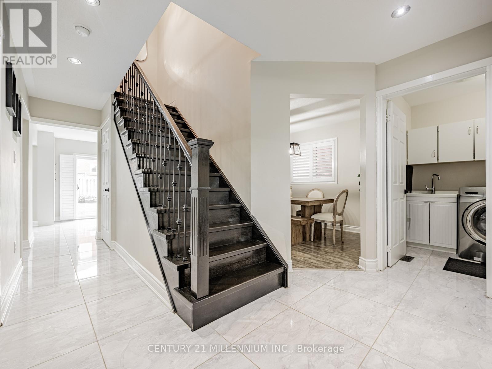 325 Marshall Crescent, Orangeville, Ontario  L9W 4Y3 - Photo 5 - W12214315