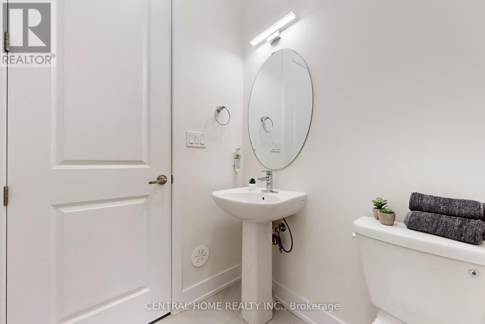17 Knollview Lane, Richmond Hill, Ontario  L4E 1H7 - Photo 16 - N12217781