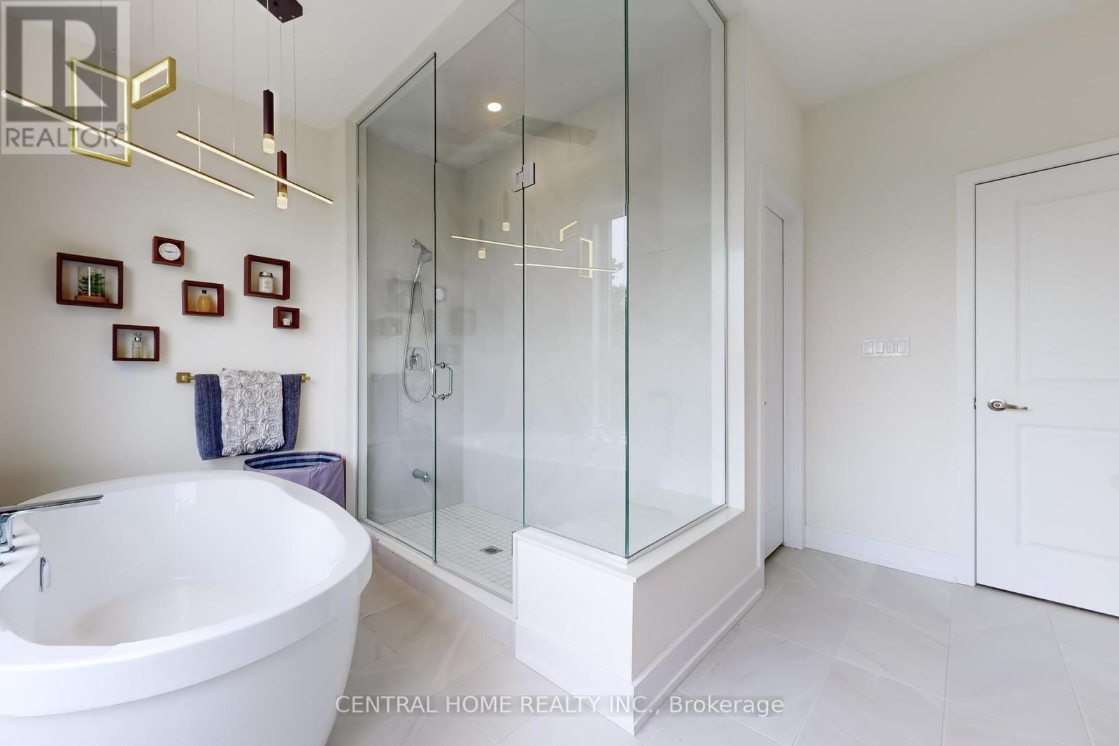 17 Knollview Lane, Richmond Hill, Ontario  L4E 1H7 - Photo 25 - N12217781
