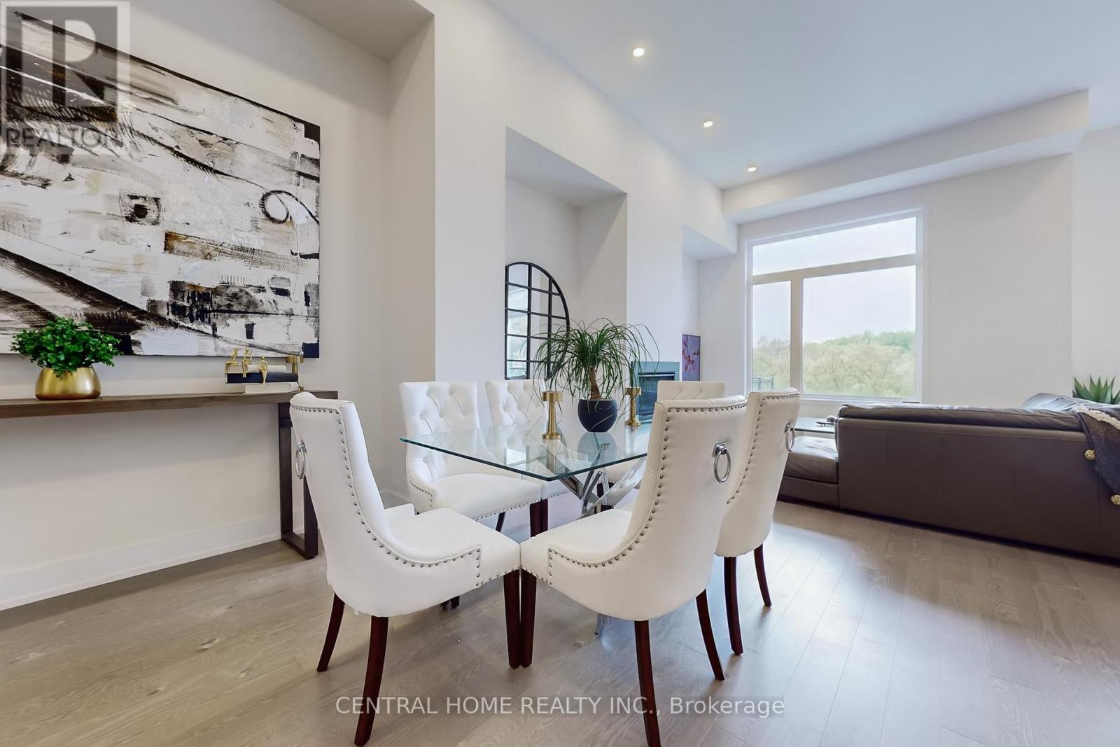 17 Knollview Lane, Richmond Hill, Ontario  L4E 1H7 - Photo 4 - N12217781