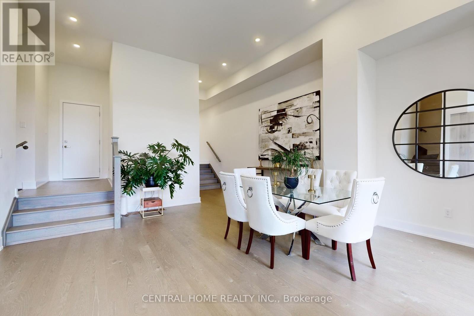 17 Knollview Lane, Richmond Hill, Ontario  L4E 1H7 - Photo 6 - N12217781