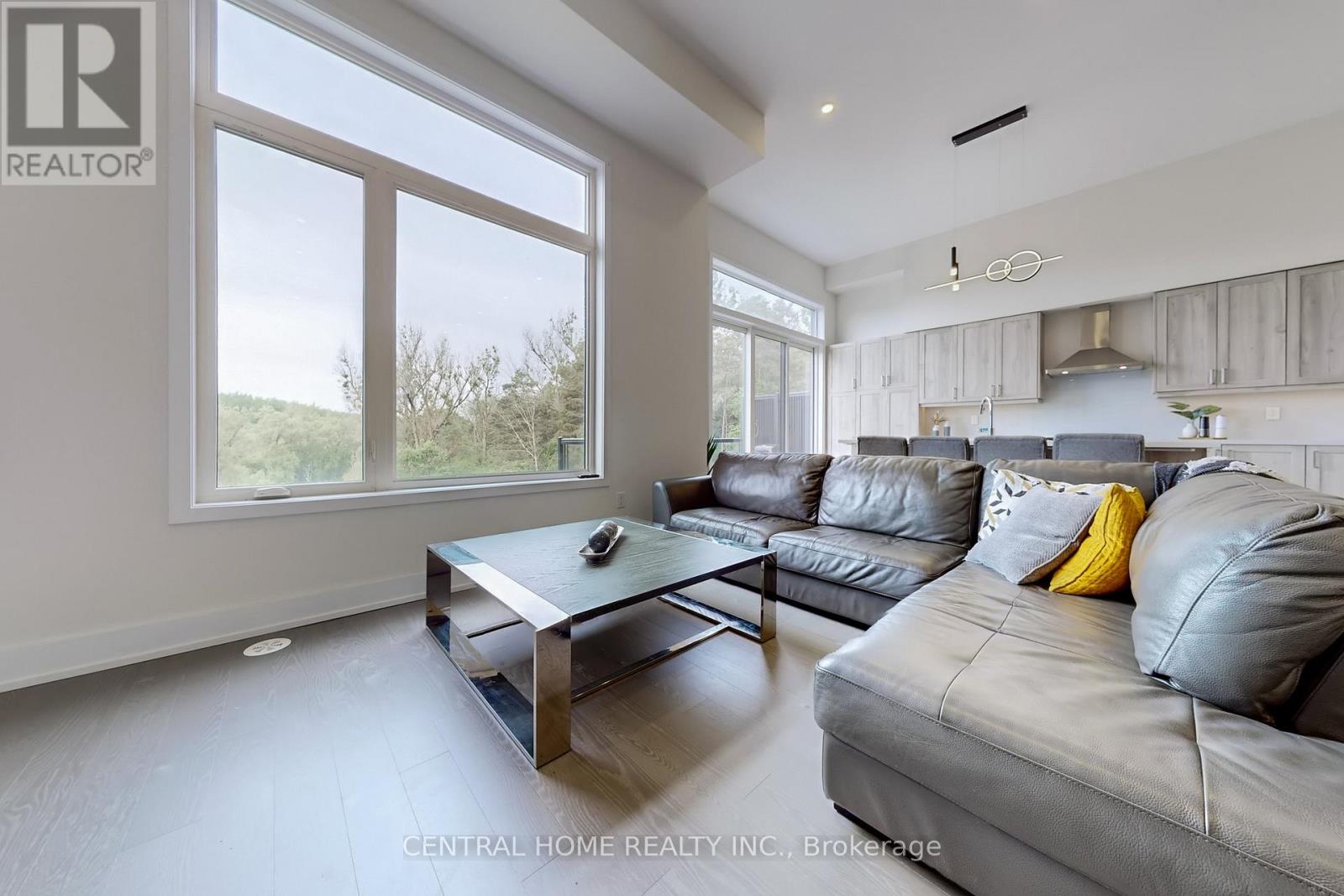17 Knollview Lane, Richmond Hill, Ontario  L4E 1H7 - Photo 8 - N12217781