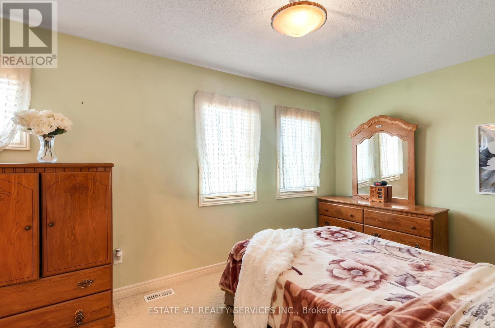 65 Brisdale Drive, Brampton (Fletcher's Meadow), Ontario  L7A 3C1 - Photo 17 - W12214749