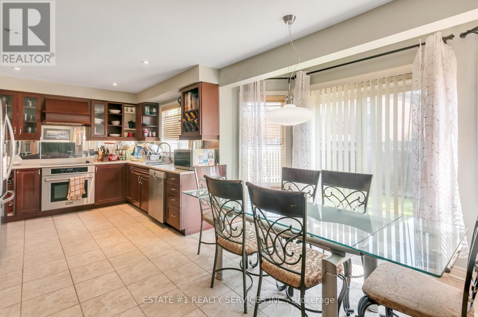 65 Brisdale Drive, Brampton (Fletcher's Meadow), Ontario  L7A 3C1 - Photo 11 - W12214749