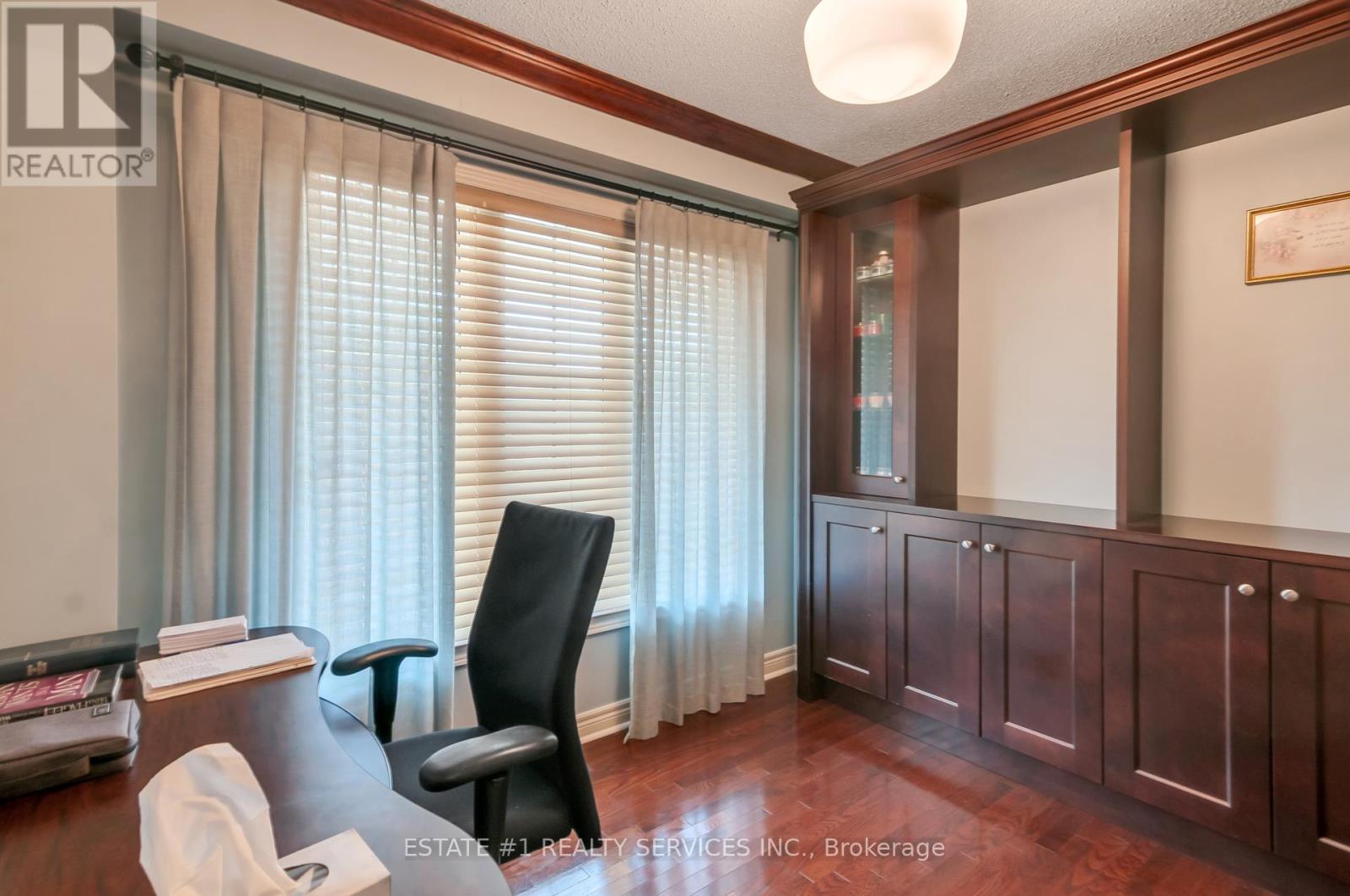 65 Brisdale Drive, Brampton (Fletcher's Meadow), Ontario  L7A 3C1 - Photo 6 - W12214749