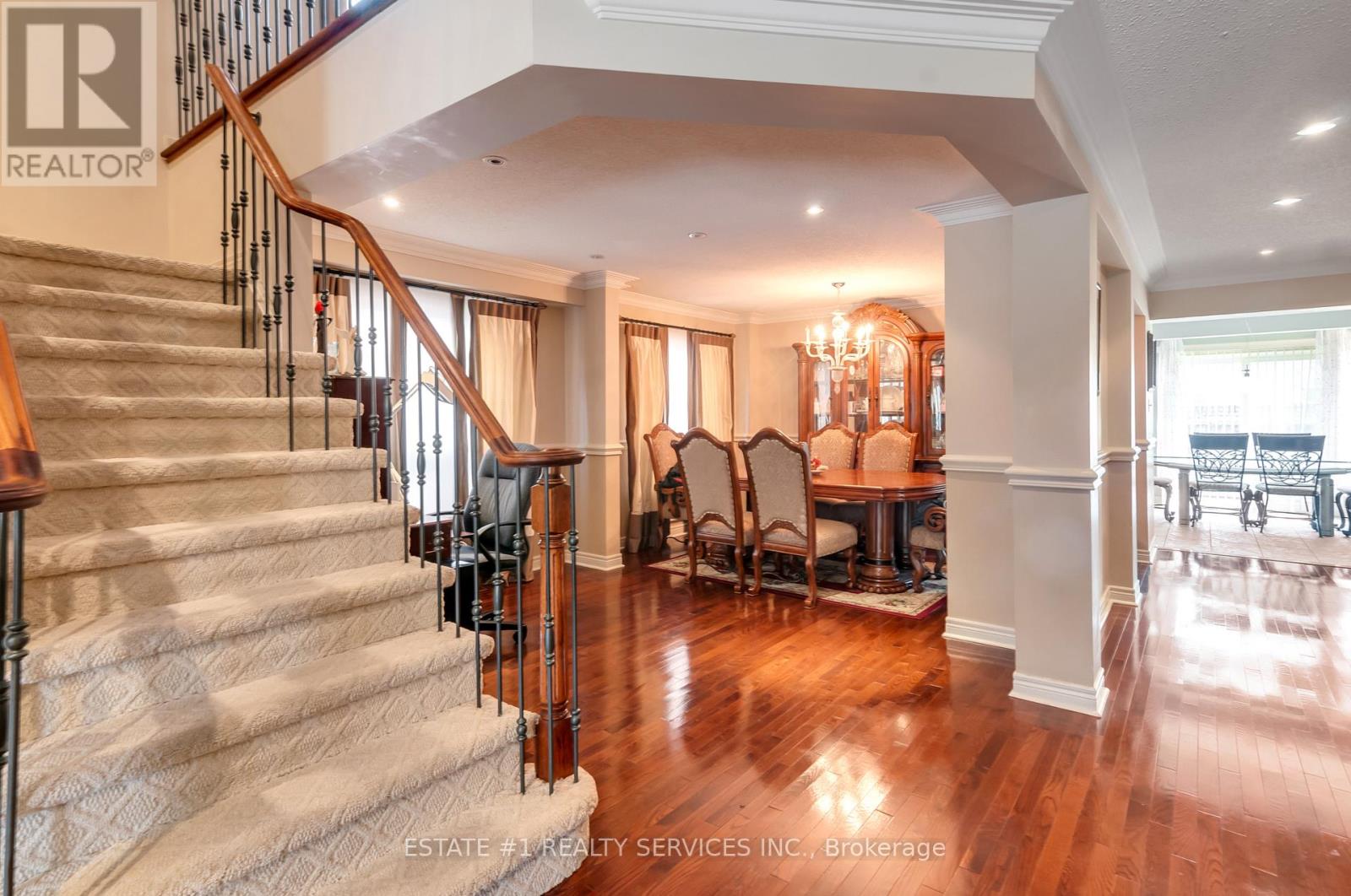65 Brisdale Drive, Brampton, Ontario  L7A 3C1 - Photo 4 - W12214749
