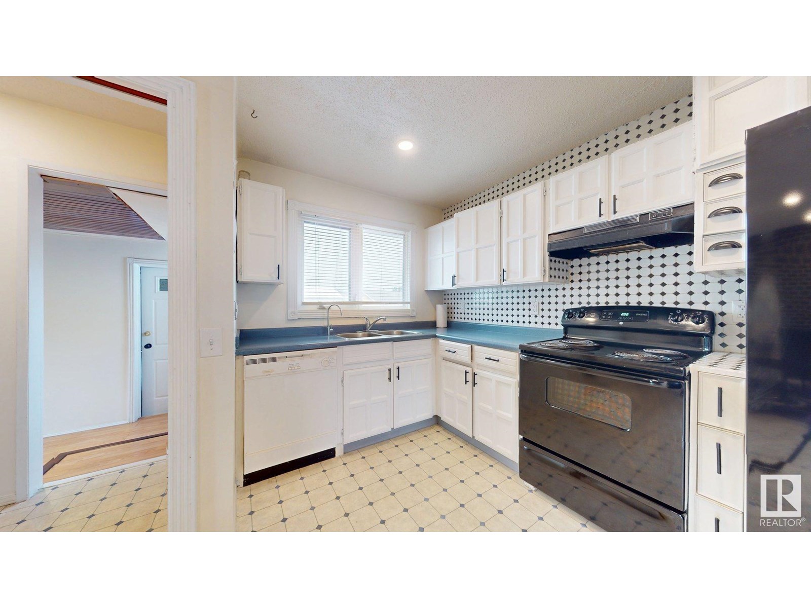 12812 45 St Nw, Edmonton, Alberta  T5A 2K4 - Photo 11 - E4442145