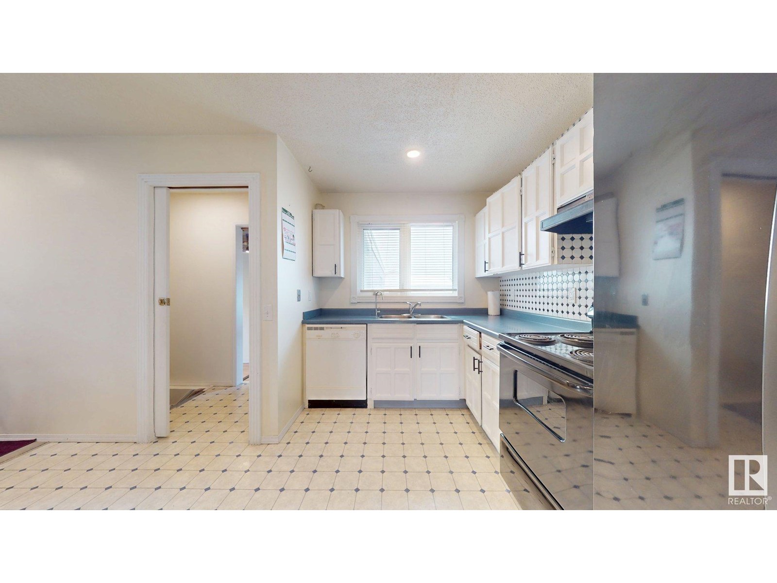 12812 45 St Nw, Edmonton, Alberta  T5A 2K4 - Photo 12 - E4442145