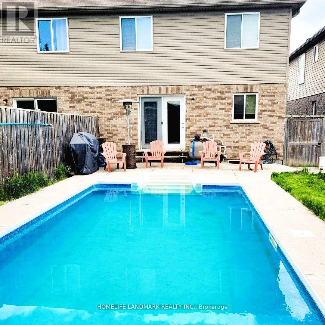 328 Vincent Drive, North Dumfries, Ontario  N0B 1E0 - Photo 27 - X12217767