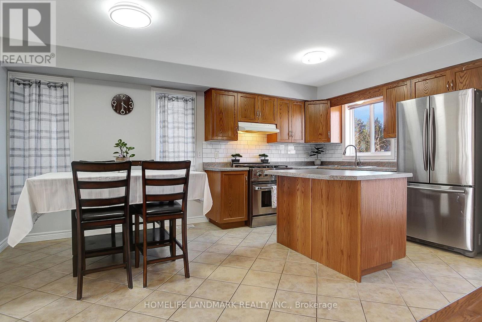 328 Vincent Drive, North Dumfries, Ontario  N0B 1E0 - Photo 8 - X12217767