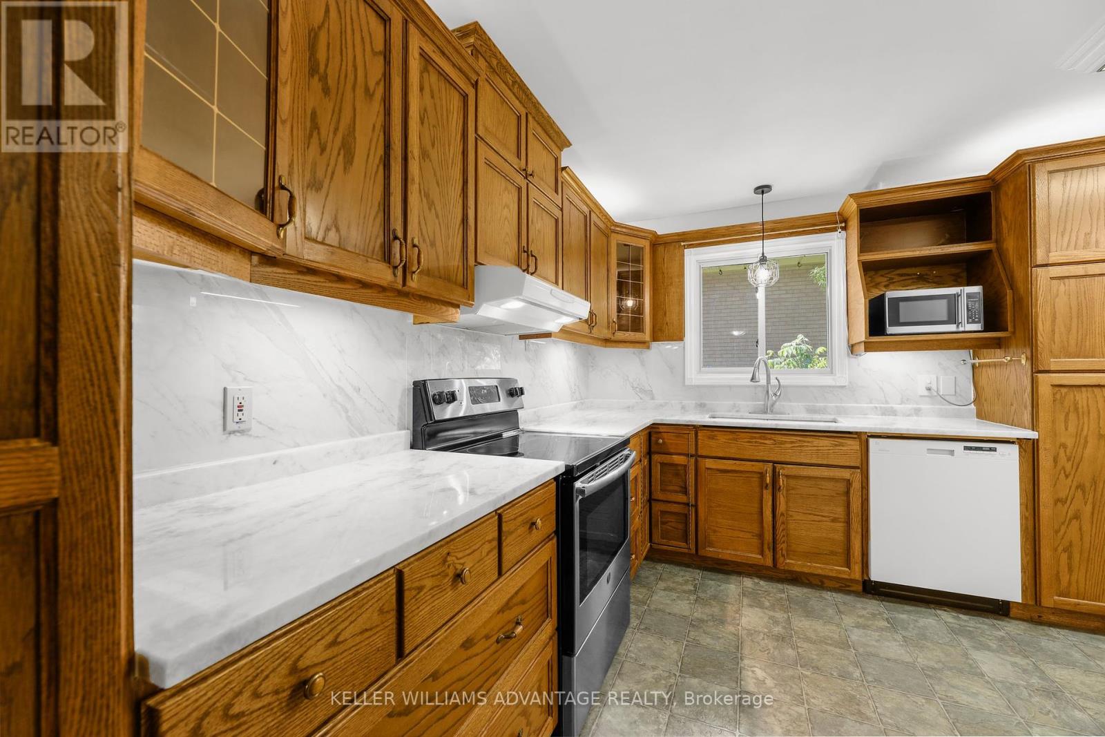 458 Three Valleys Crescent, London South (South J), Ontario  N5Z 3E7 - Photo 13 - X12217768