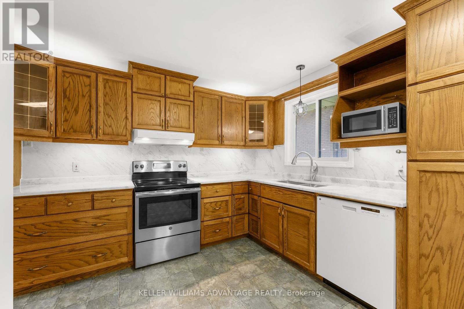 458 Three Valleys Crescent, London South (South J), Ontario  N5Z 3E7 - Photo 16 - X12217768