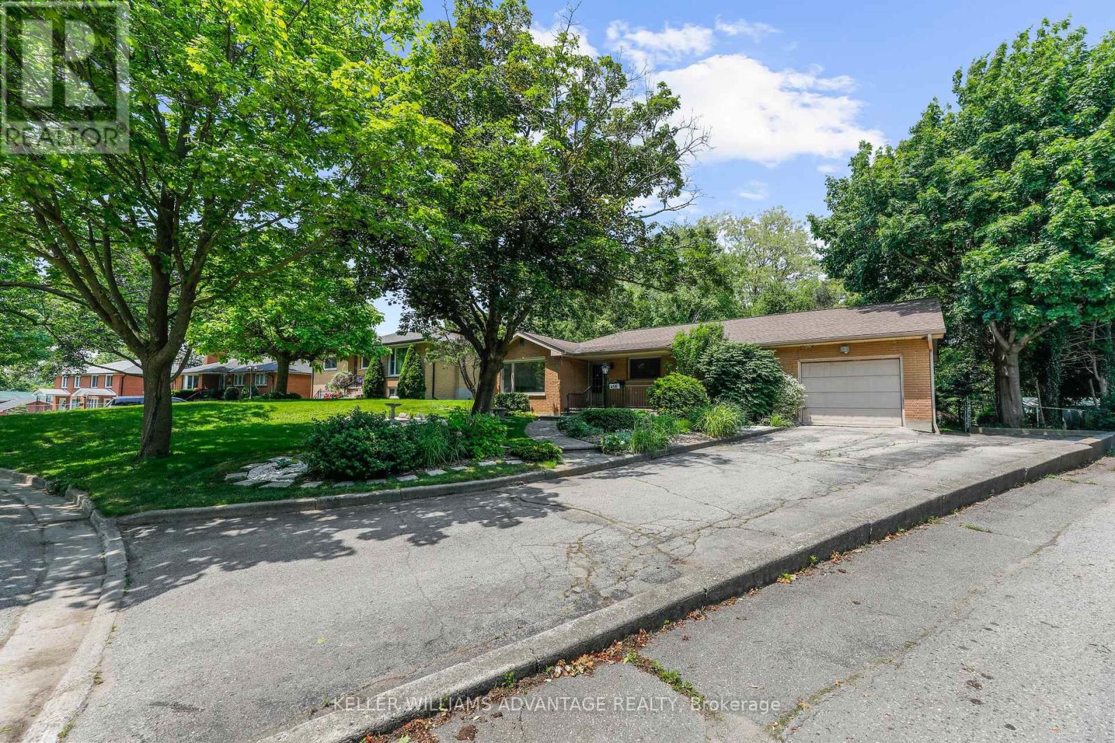 458 Three Valleys Crescent, London South (South J), Ontario  N5Z 3E7 - Photo 2 - X12217768