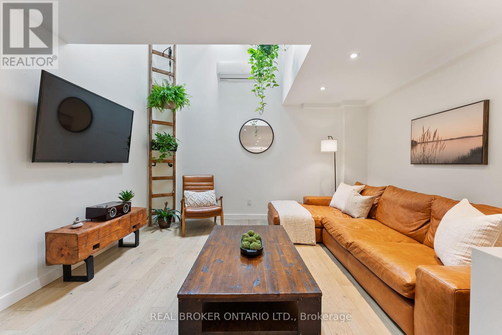 2 - 23 Macaulay Street W, Hamilton (North End), Ontario  L8L 1E6 - Photo 11 - X12217778