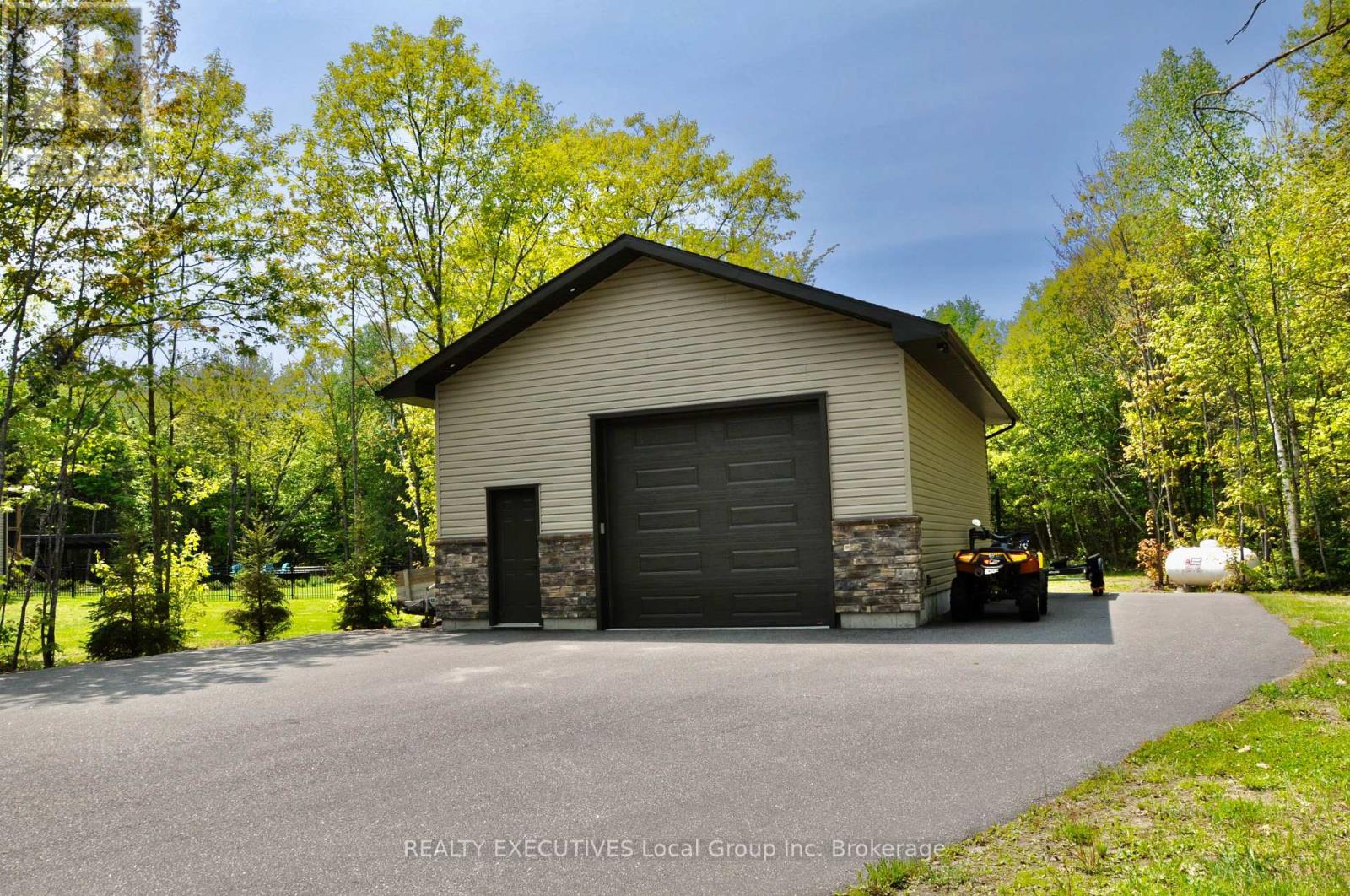135 Hillside Lake Road, North Bay, Ontario  P1B 8G2 - Photo 39 - X12126712