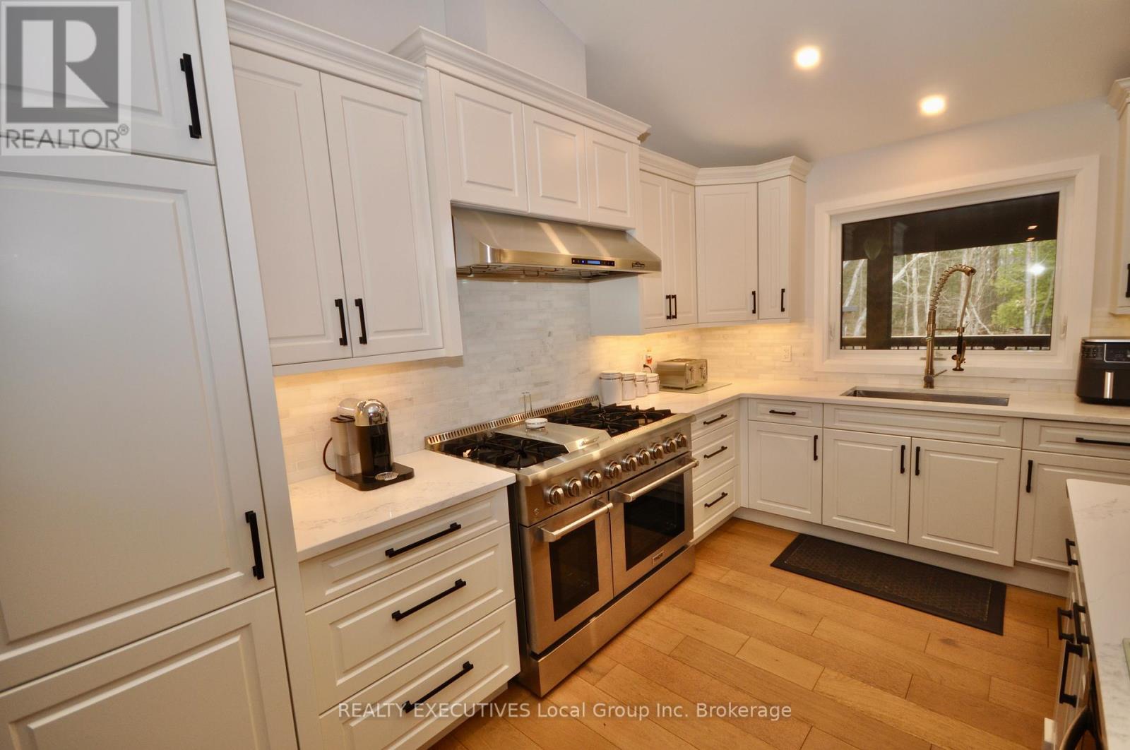 135 Hillside Lake Road, North Bay, Ontario  P1B 8G2 - Photo 5 - X12126712
