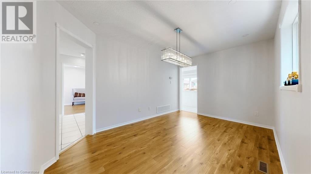 5550 Bollington Drive, Mississauga, Ontario  L5V 2H4 - Photo 14 - 40740922