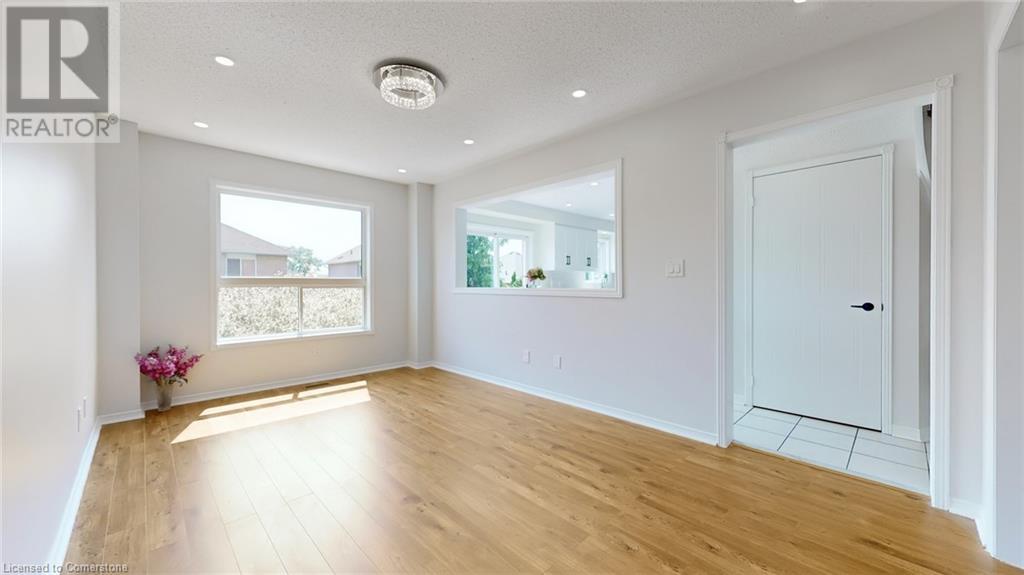 5550 Bollington Drive, Mississauga, Ontario  L5V 2H4 - Photo 7 - 40740922