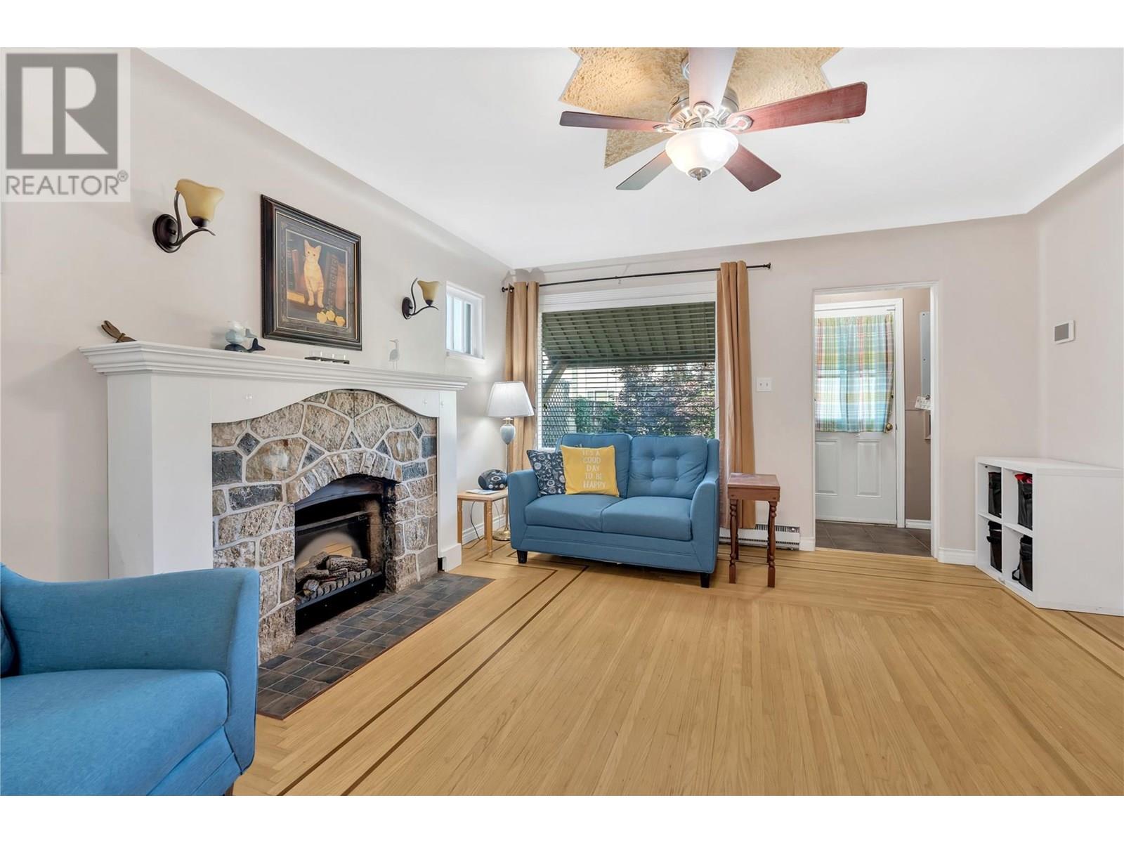 616 Burns Street, Penticton, British Columbia  V2A 4X3 - Photo 3 - 10352091