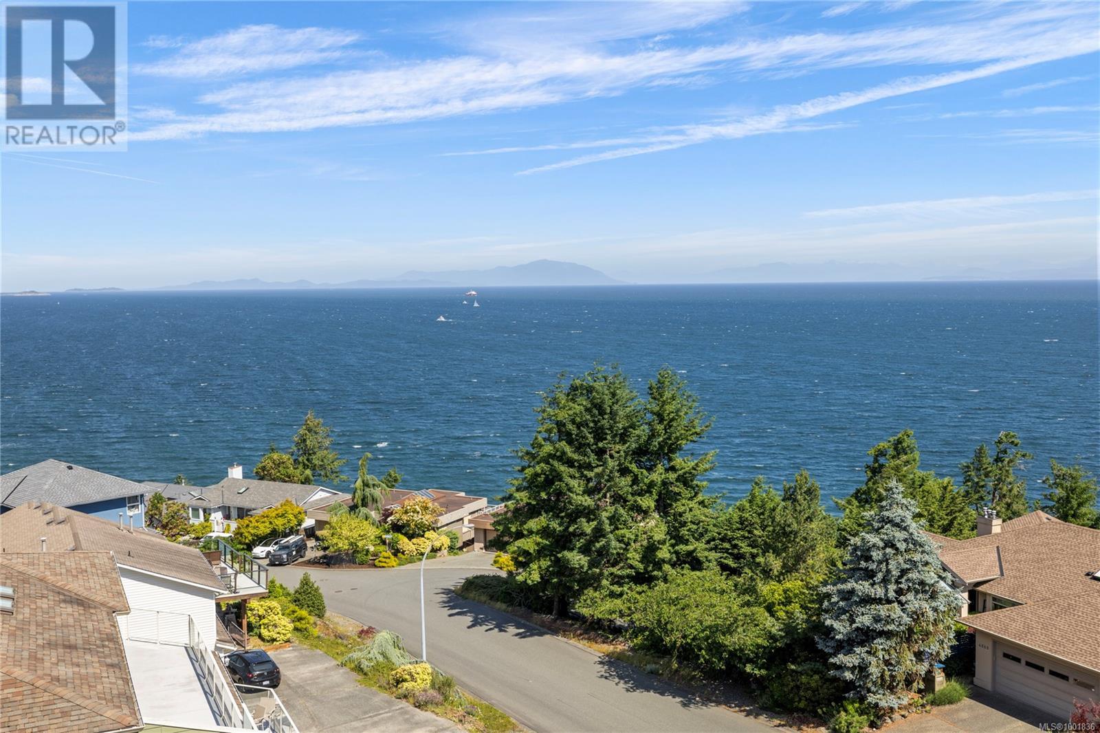Property at 4917 Finnerty Cres image 4