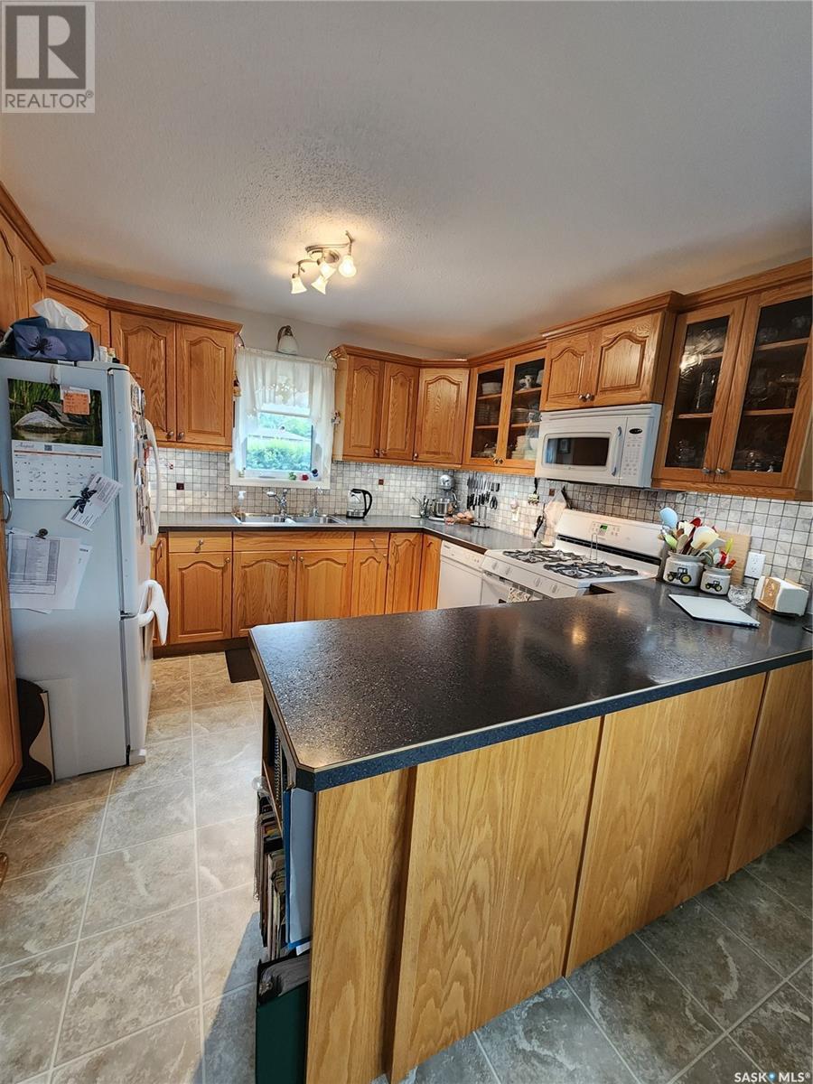 353 6th Avenue, Broadview, Saskatchewan  S0G 0K0 - Photo 16 - SK007870