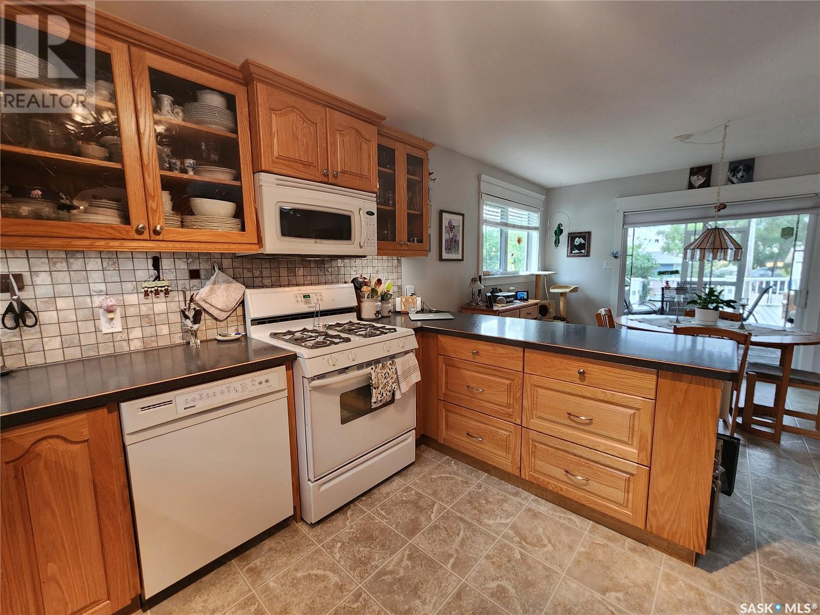 353 6th Avenue, Broadview, Saskatchewan  S0G 0K0 - Photo 14 - SK007870