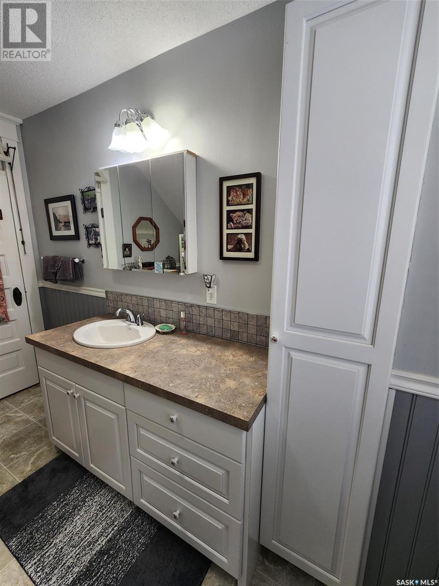 353 6th Avenue, Broadview, Saskatchewan  S0G 0K0 - Photo 36 - SK007870