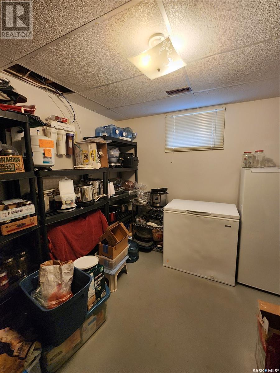 353 6th Avenue, Broadview, Saskatchewan  S0G 0K0 - Photo 44 - SK007870