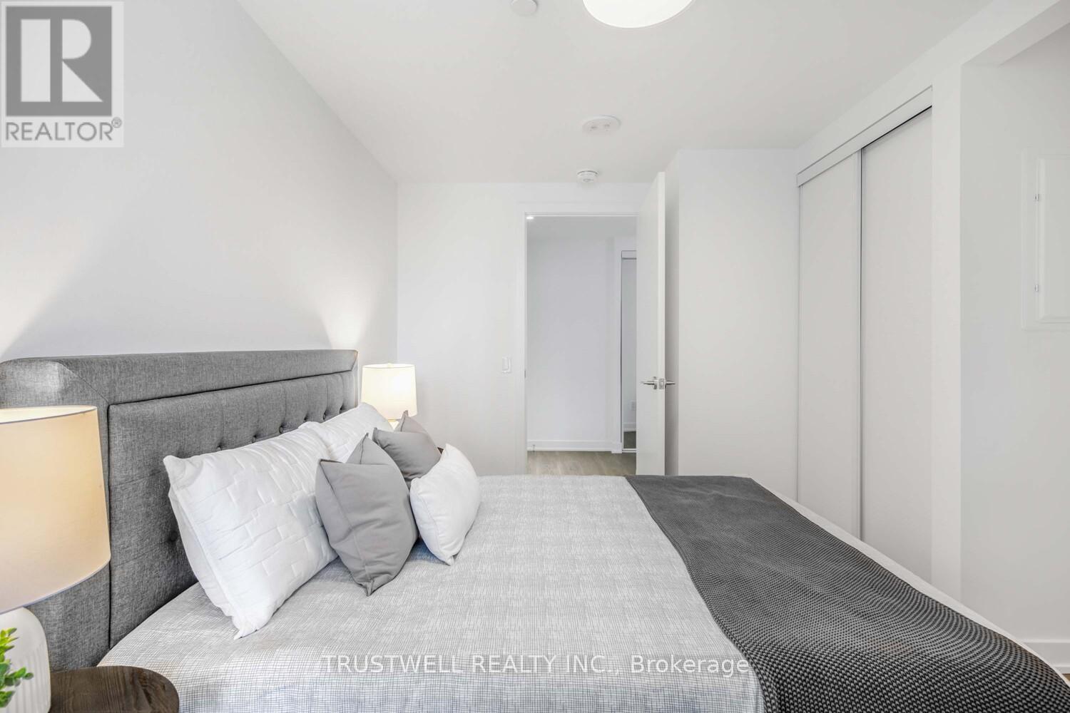 808 - 8 Wellesley Street W, Toronto, Ontario  M4Y 0J5 - Photo 23 - C12205702