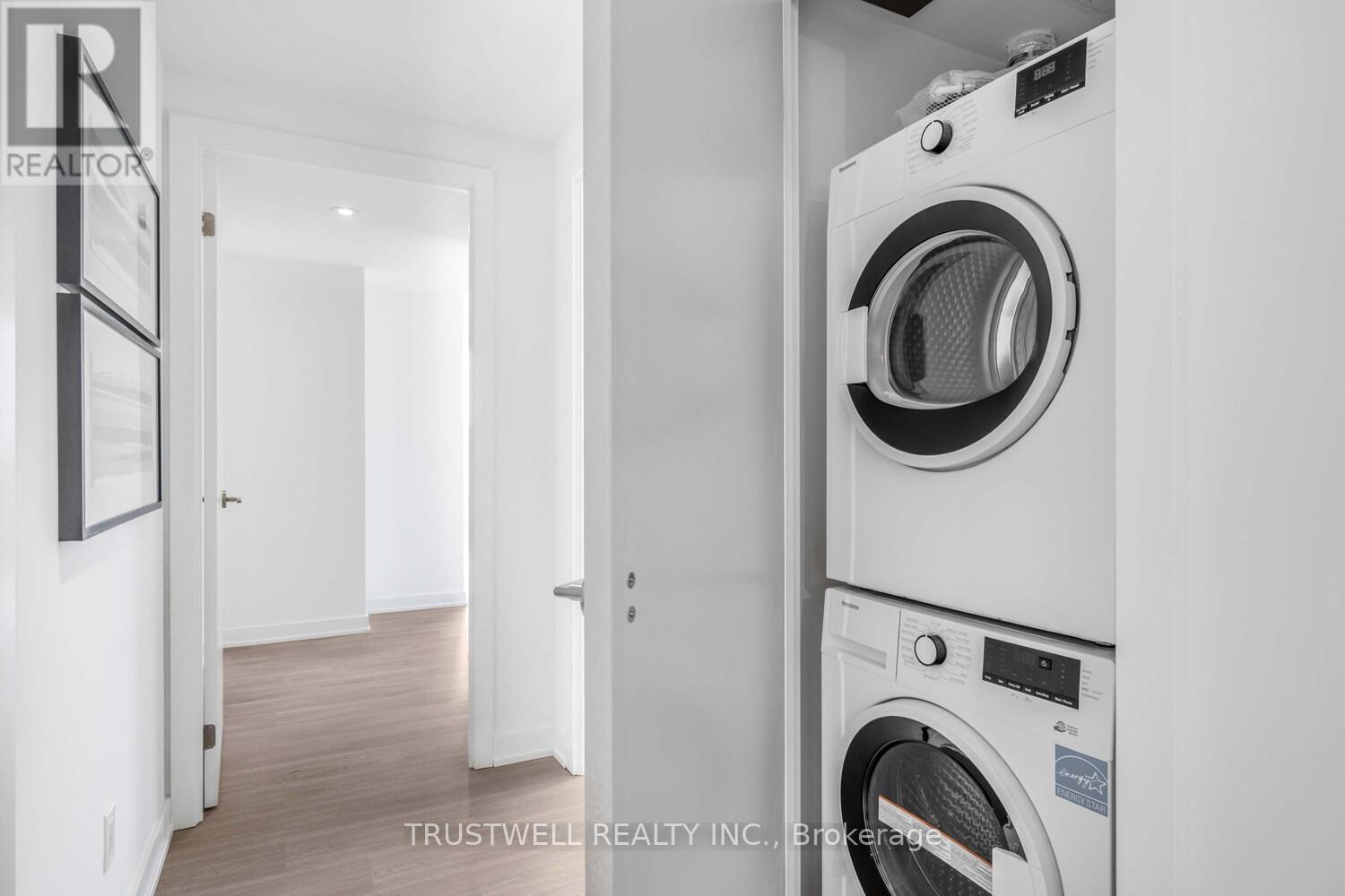 808 - 8 Wellesley Street W, Toronto, Ontario  M4Y 0J5 - Photo 24 - C12205702