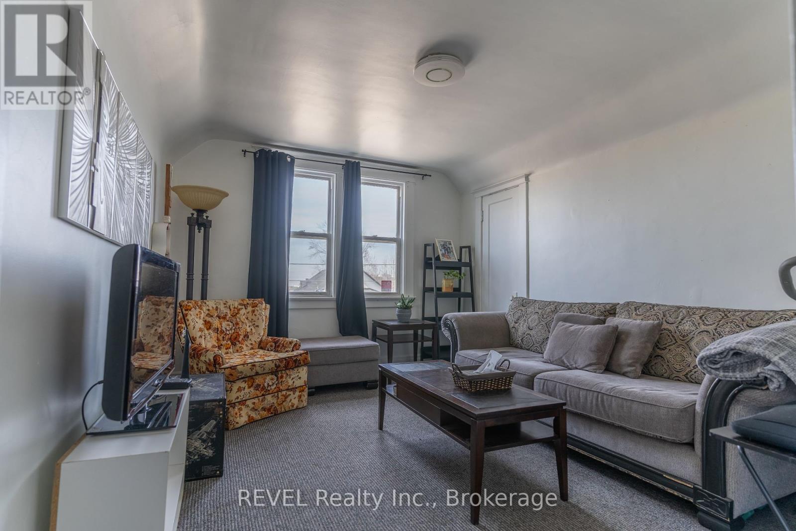 5685 Temperance Avenue, Niagara Falls, Ontario  L2G 4A6 - Photo 12 - X12146497