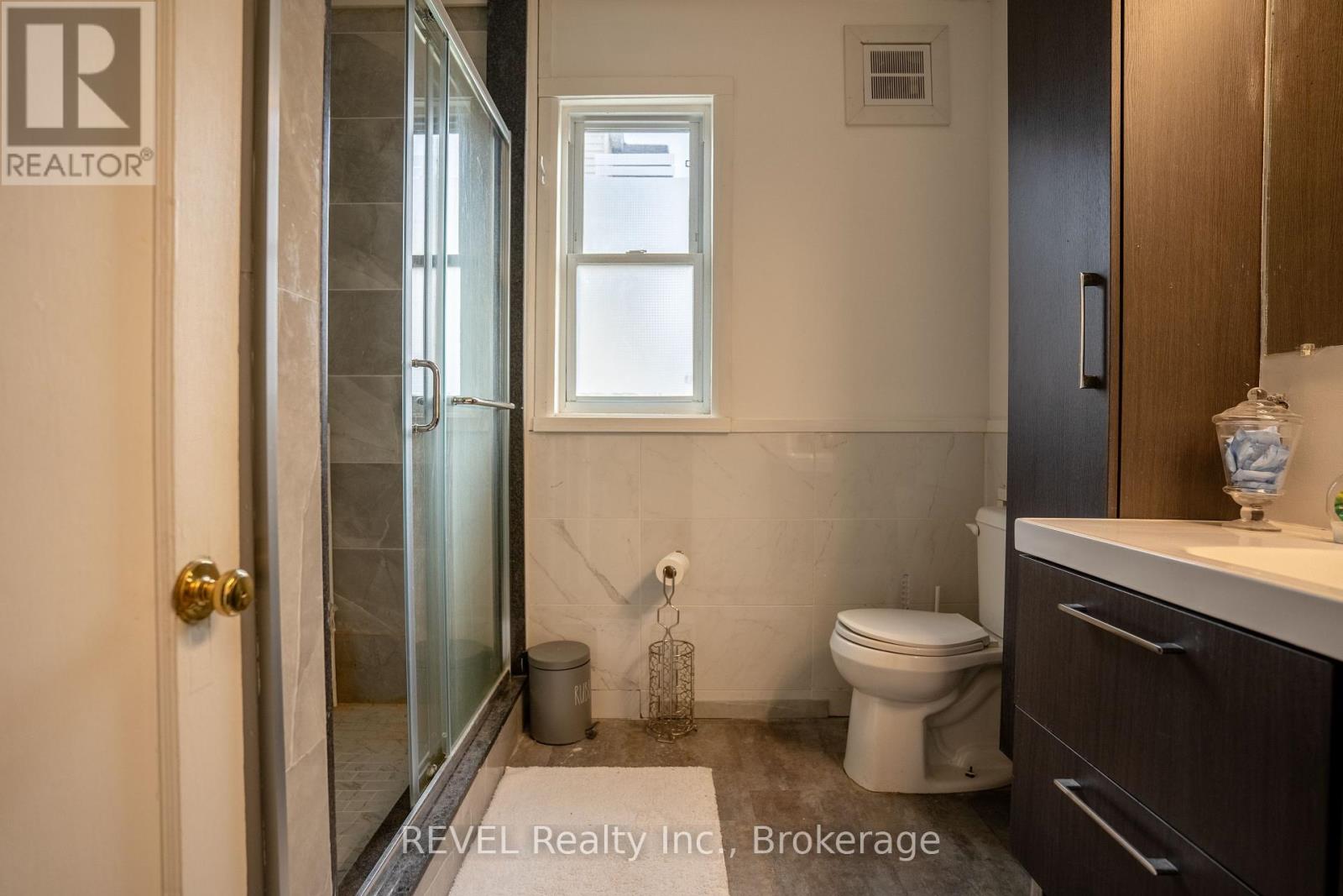5685 Temperance Avenue, Niagara Falls, Ontario  L2G 4A6 - Photo 10 - X12146497