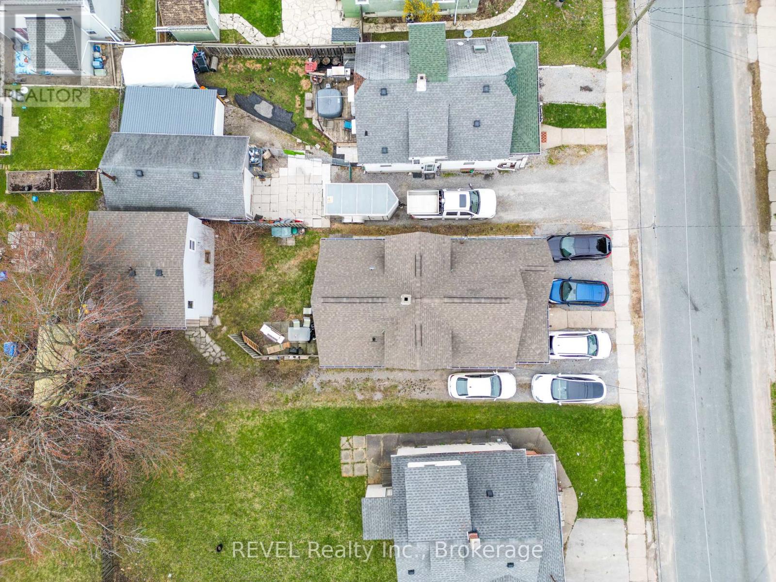 5685 Temperance Avenue, Niagara Falls, Ontario  L2G 4A6 - Photo 3 - X12146497