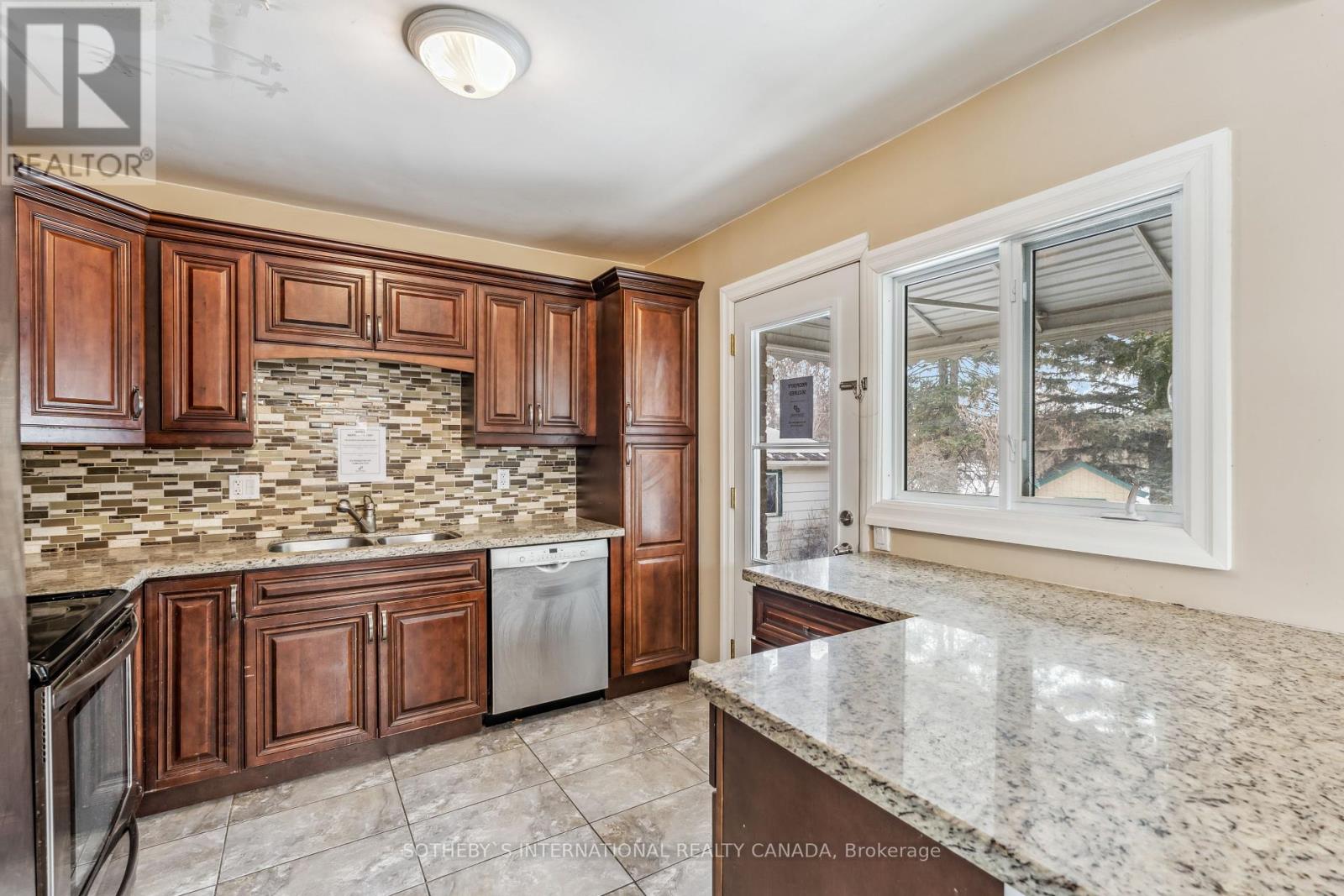 118 Queen Street, Newmarket, Ontario  L3Y 2E8 - Photo 16 - N12027096