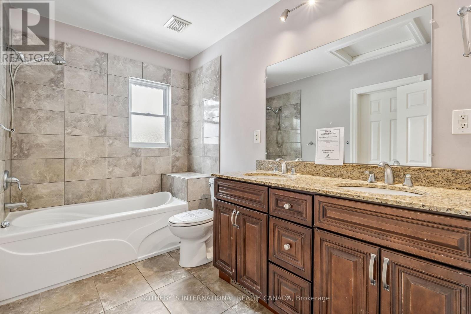 118 Queen Street, Newmarket, Ontario  L3Y 2E8 - Photo 27 - N12027096