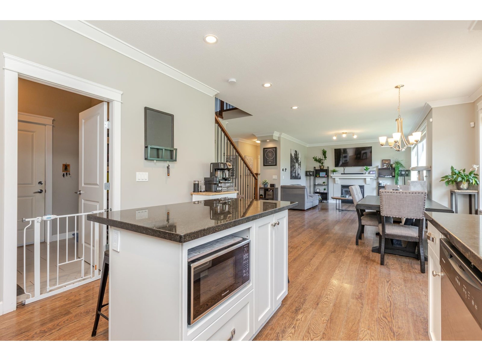 32648 Lissimore Avenue, Mission, British Columbia  V2V 0C4 - Photo 13 - R3012893