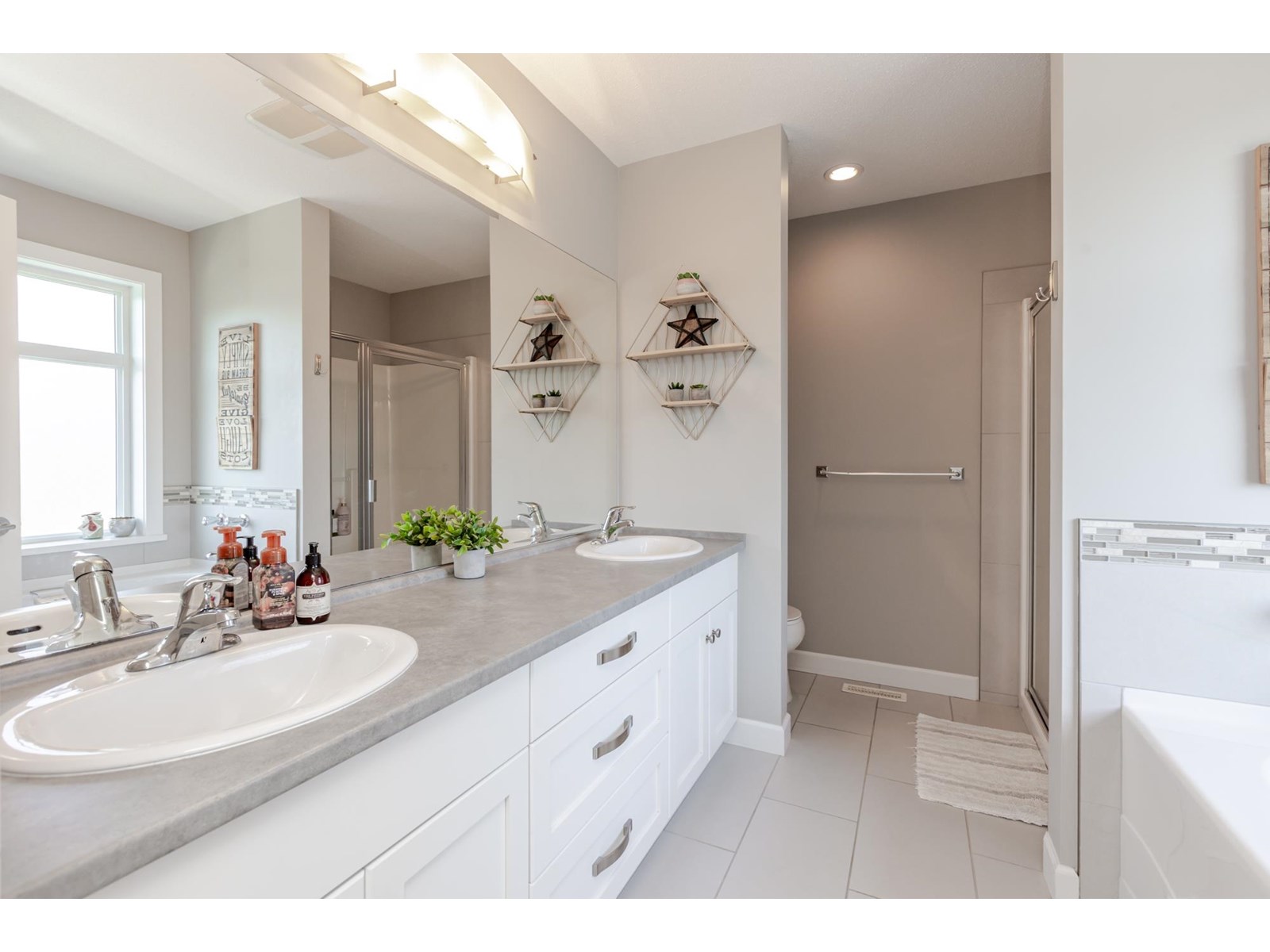 32648 Lissimore Avenue, Mission, British Columbia  V2V 0C4 - Photo 25 - R3012893