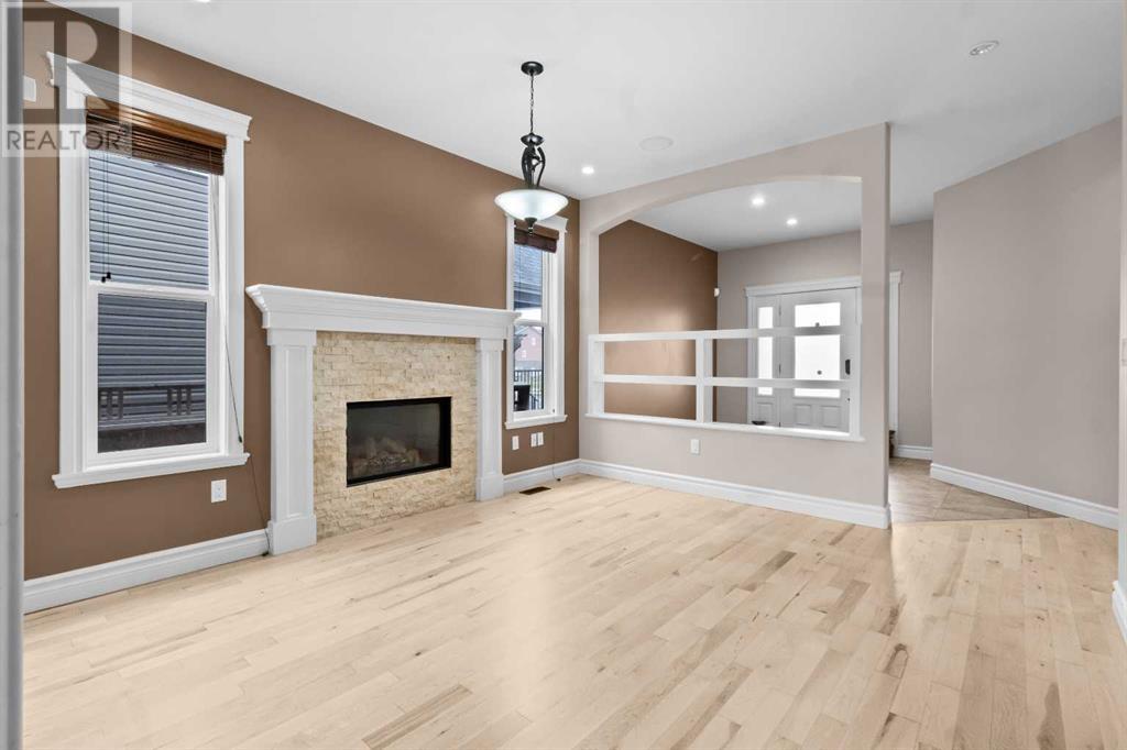 Property at 273 Kinniburgh Boulevard W image 2