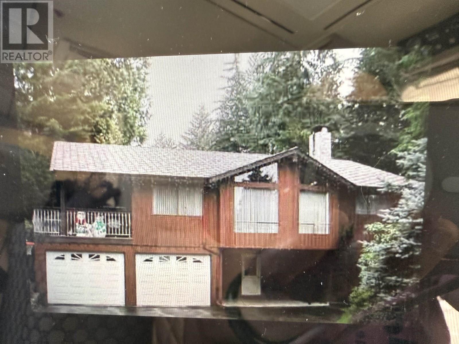3328 TENNYSON CRESCENT, North Vancouver, British Columbia