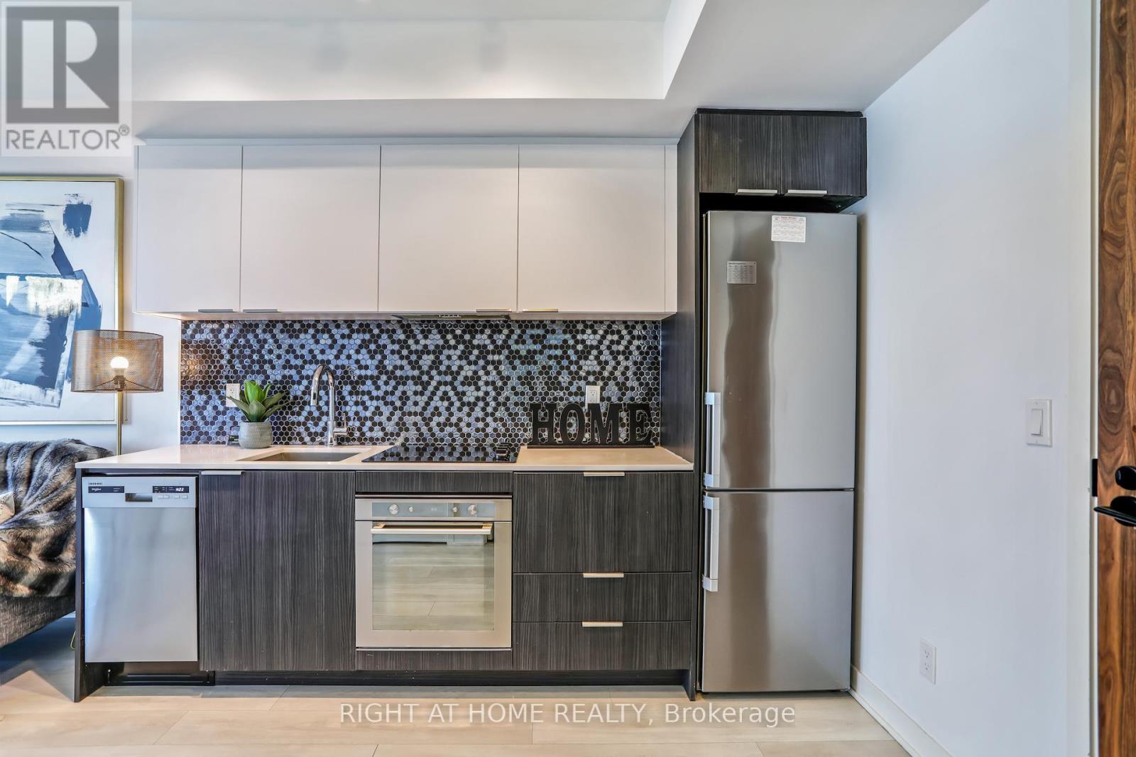 Lp 2804 - 2 Sonic Way Ne, Toronto, Ontario  M3C 0P2 - Photo 10 - C12217791