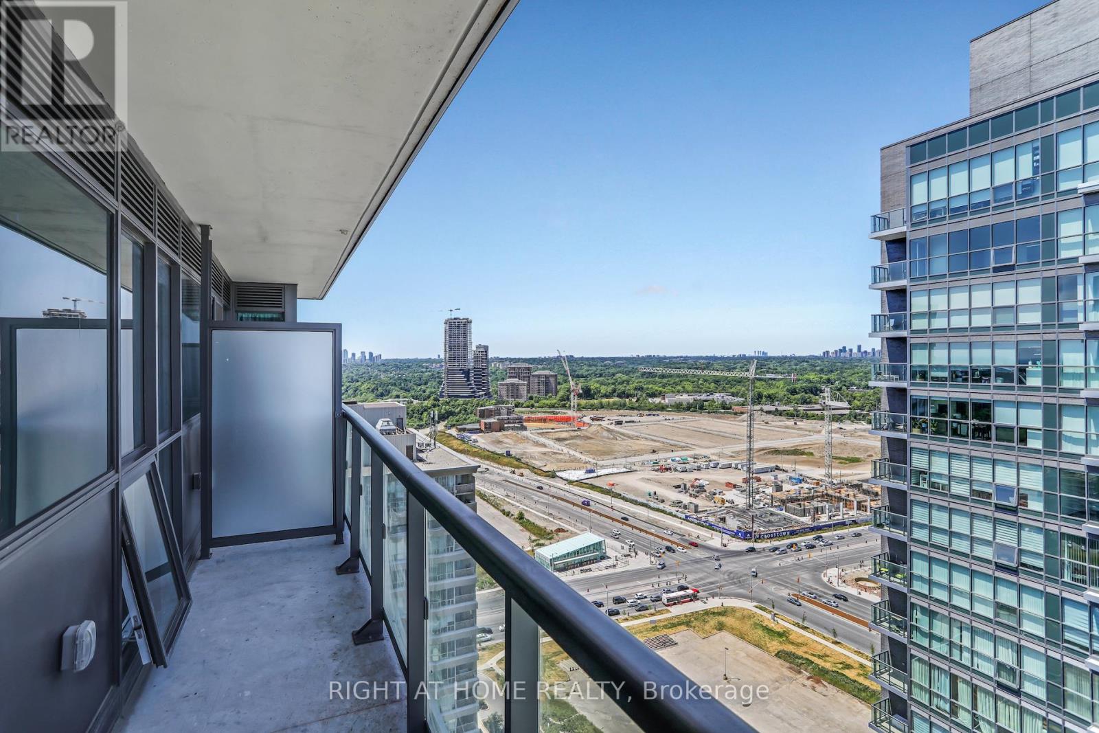 Lp 2804 - 2 Sonic Way Ne, Toronto, Ontario  M3C 0P2 - Photo 17 - C12217791