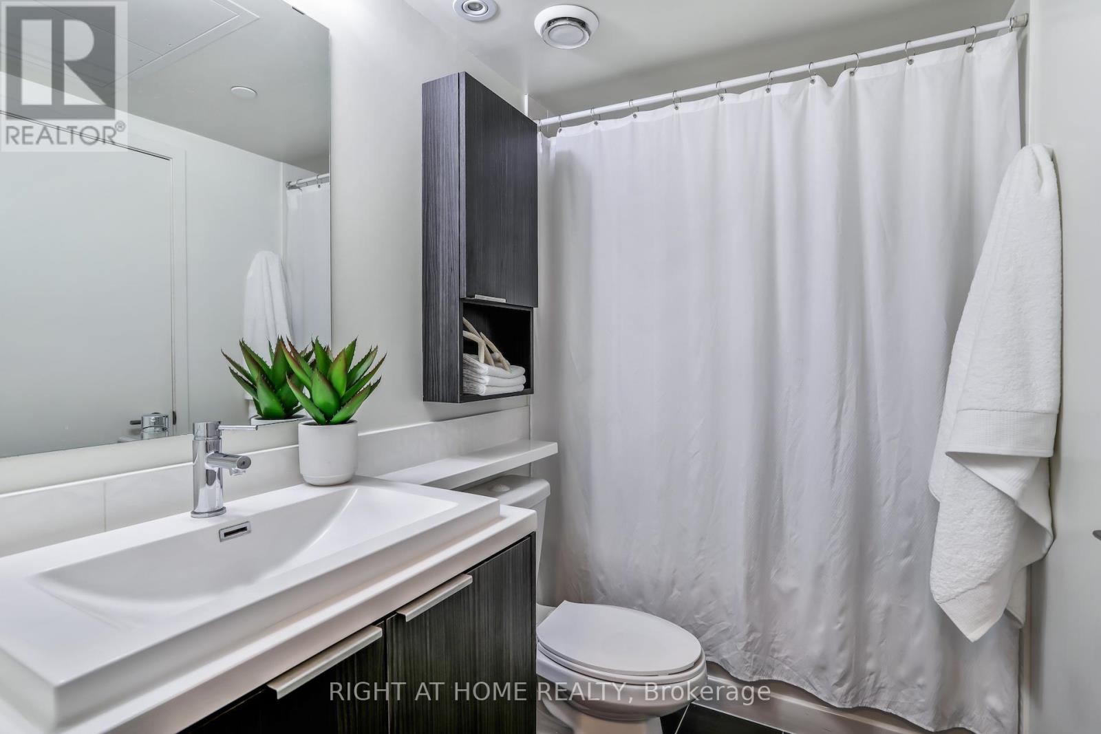 Lp 2804 - 2 Sonic Way Ne, Toronto, Ontario  M3C 0P2 - Photo 24 - C12217791
