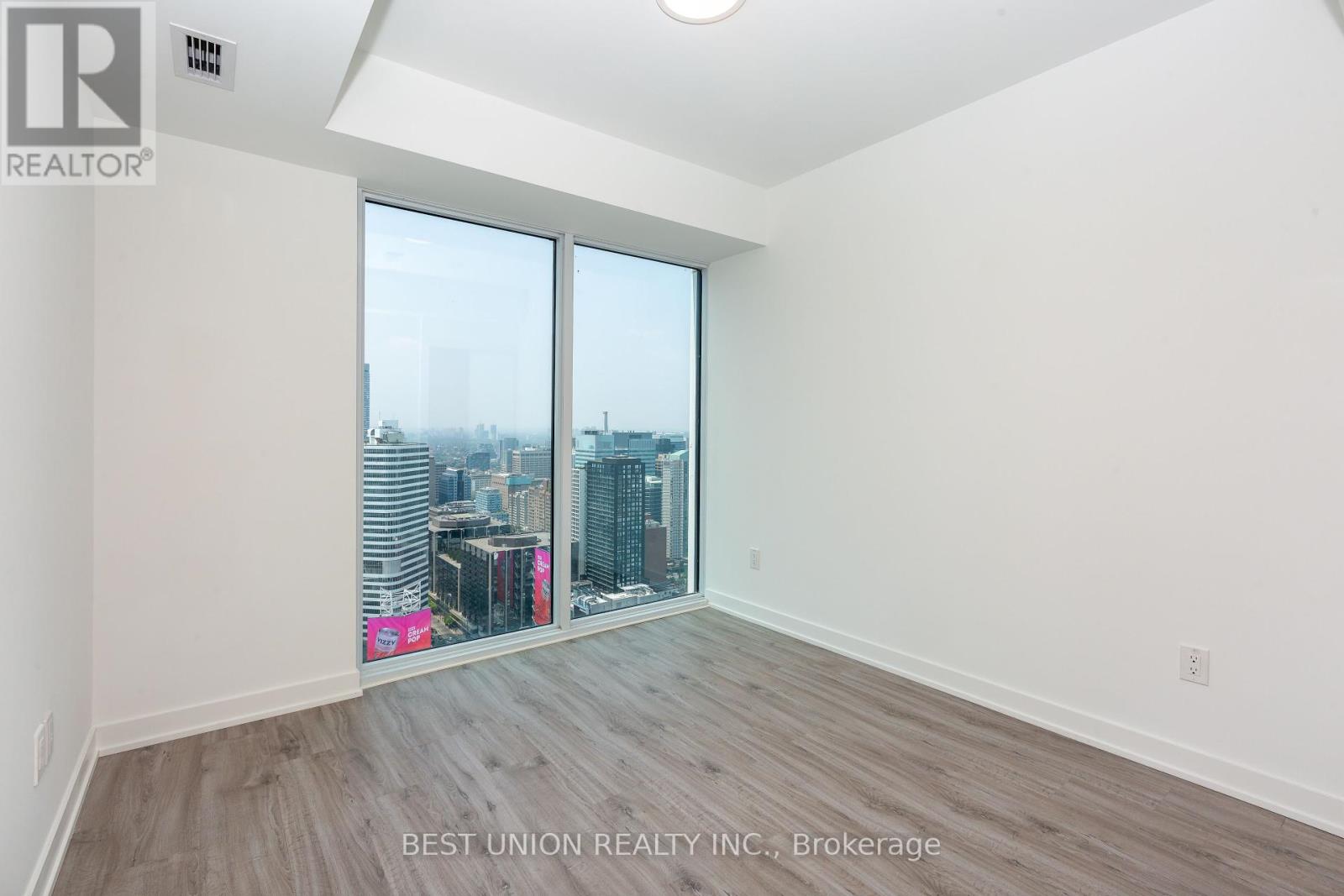 4816 - 252 Church Street E, Toronto (Church-Yonge Corridor), Ontario  M5B 1Z2 - Photo 12 - C12217807