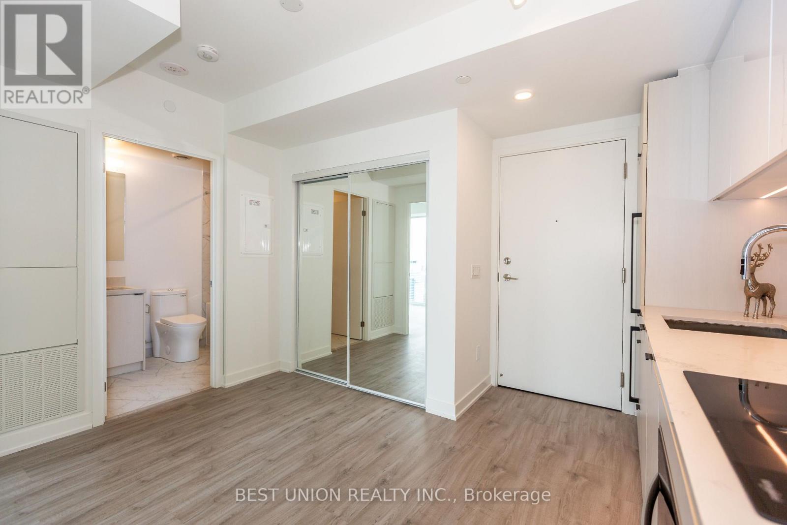 4816 - 252 Church Street E, Toronto (Church-Yonge Corridor), Ontario  M5B 1Z2 - Photo 5 - C12217807