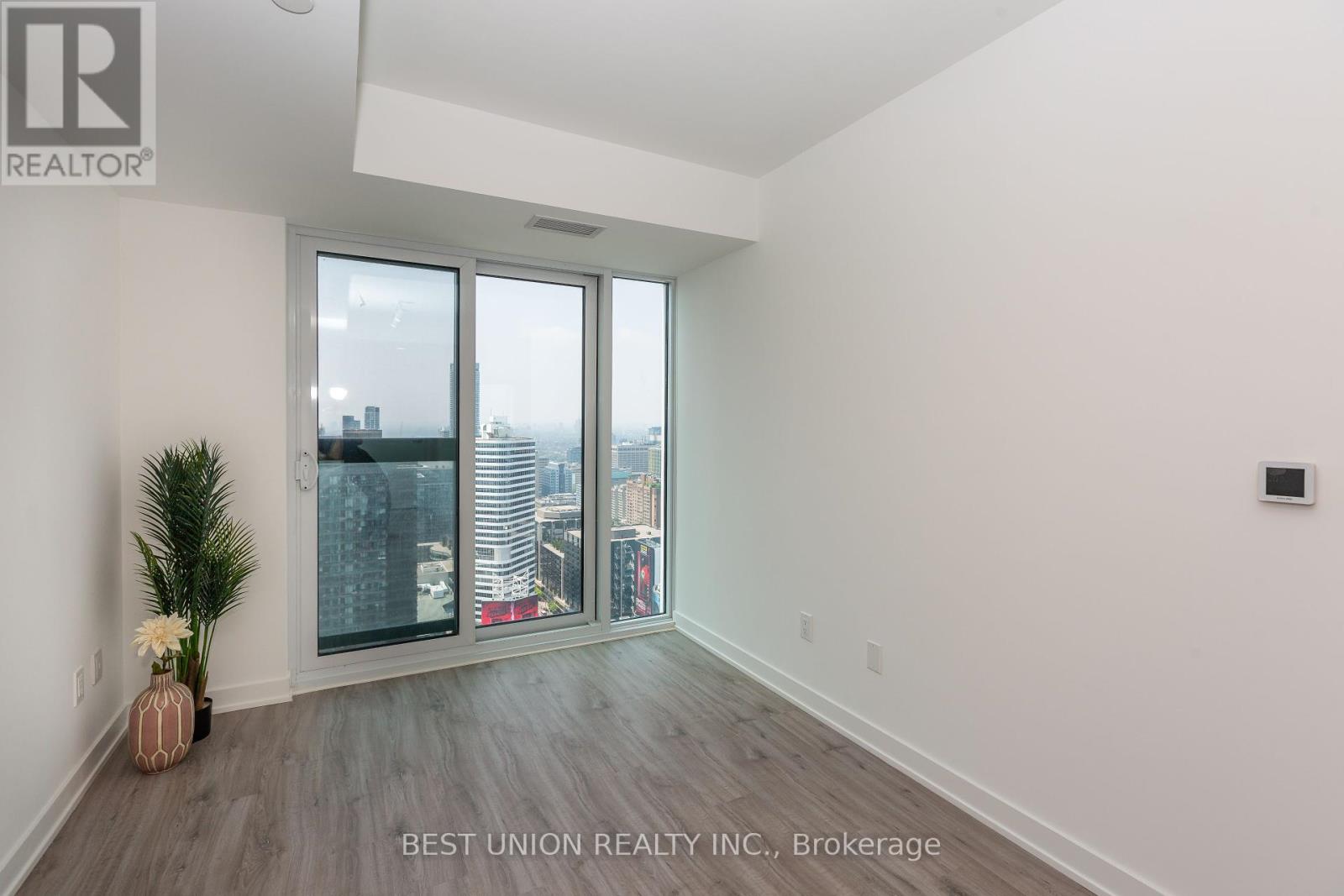 4816 - 252 Church Street E, Toronto (Church-Yonge Corridor), Ontario  M5B 1Z2 - Photo 7 - C12217807