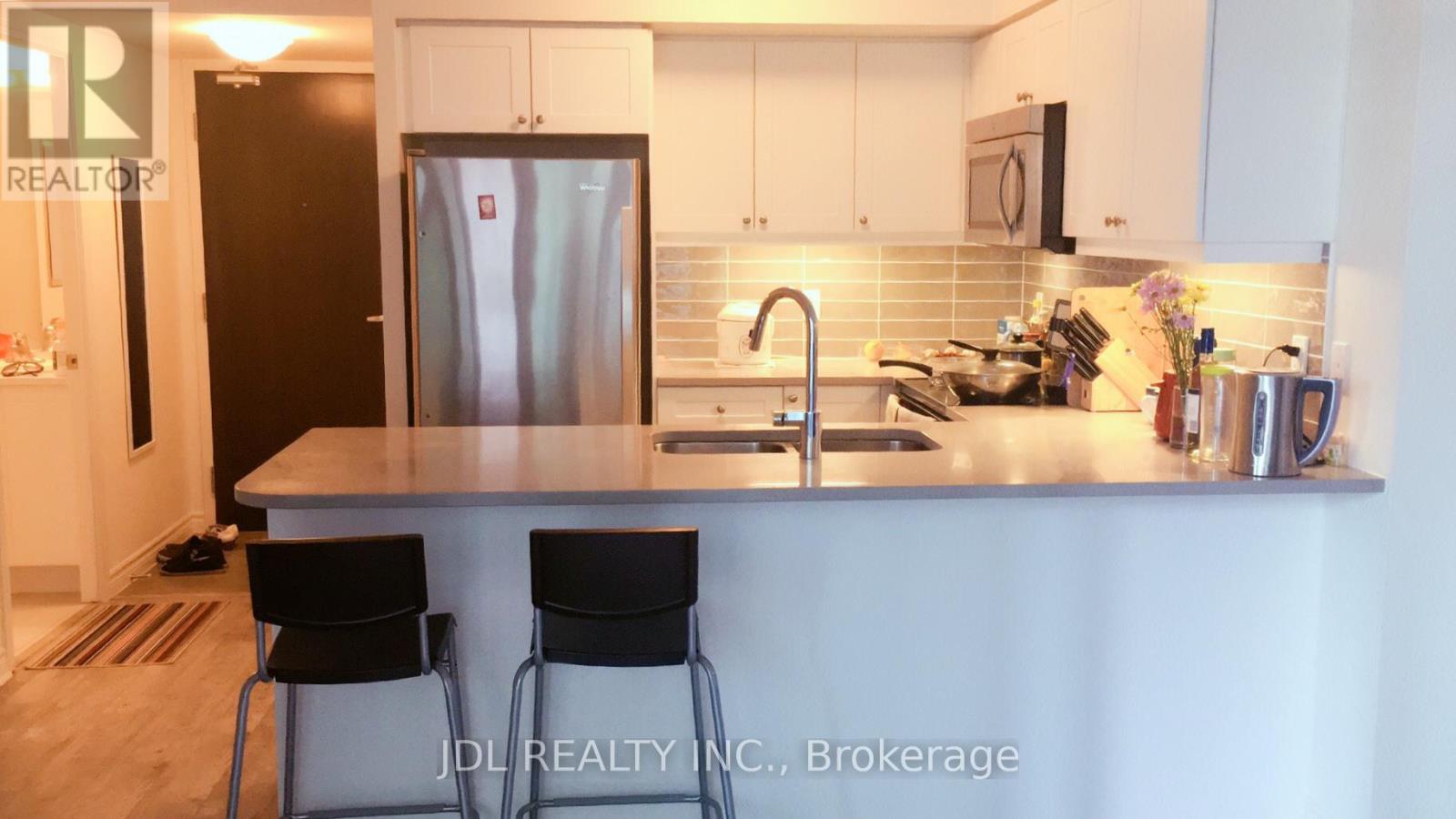 1001 - 25 Lower Simcoe Street, Toronto (Waterfront Communities), Ontario  M5J 3A1 - Photo 3 - C12217816