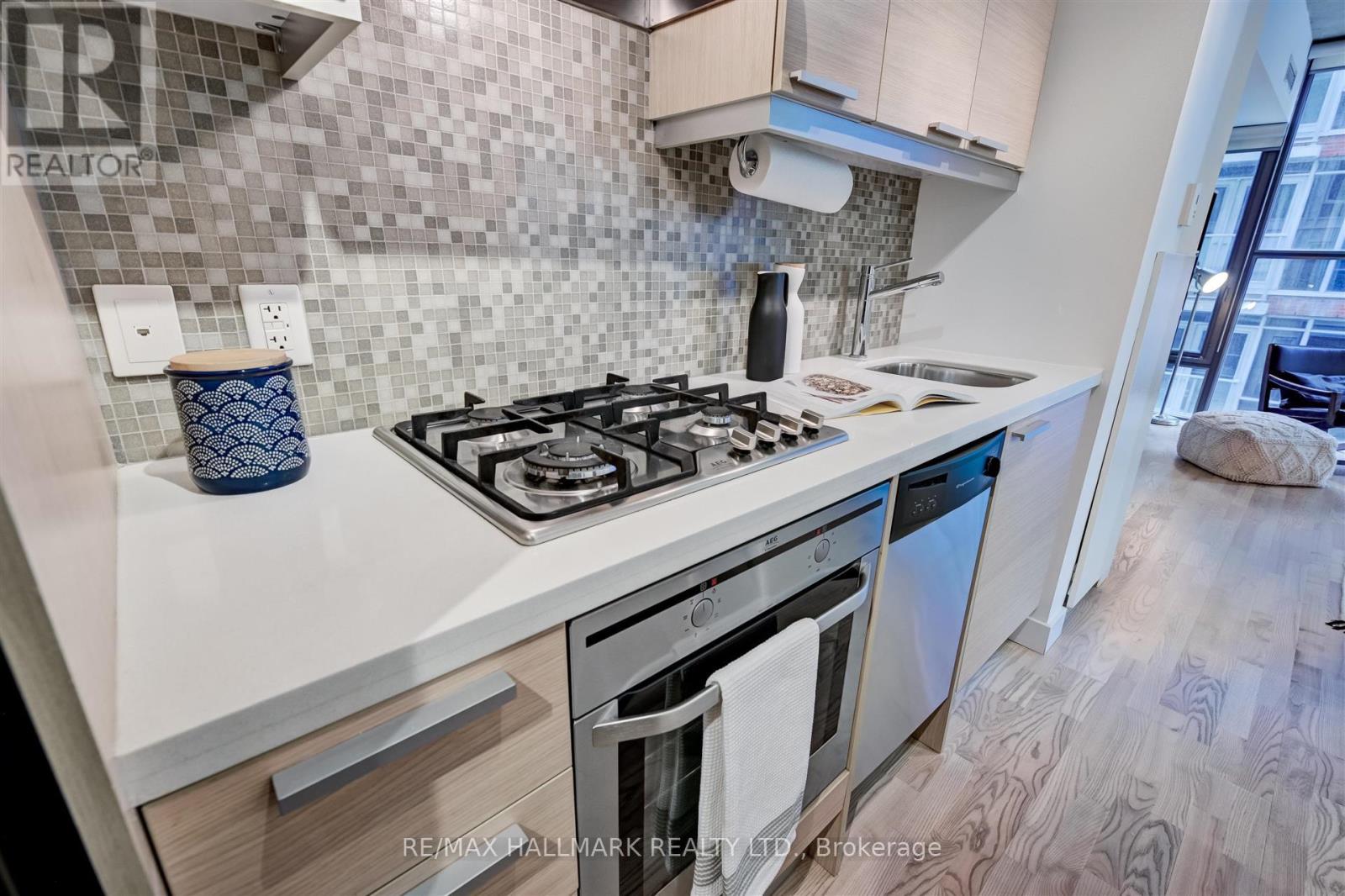 406 - 25 Oxley Street, Toronto (Waterfront Communities), Ontario  M5V 2J5 - Photo 13 - C12217824