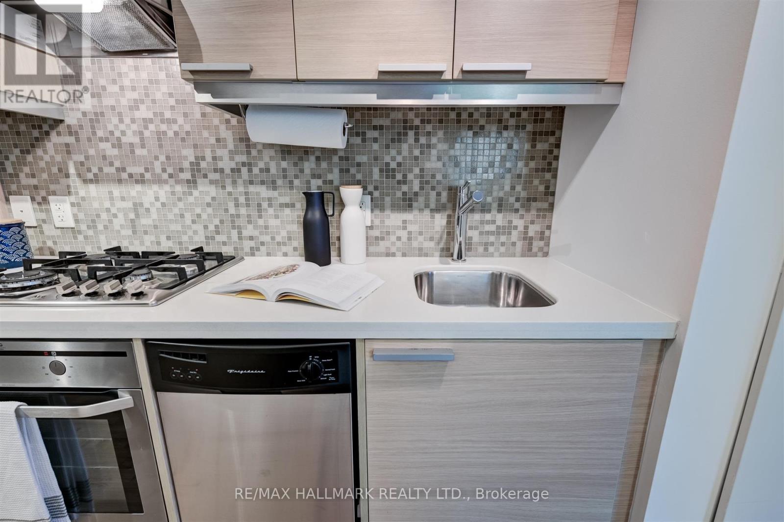 406 - 25 Oxley Street, Toronto (Waterfront Communities), Ontario  M5V 2J5 - Photo 14 - C12217824
