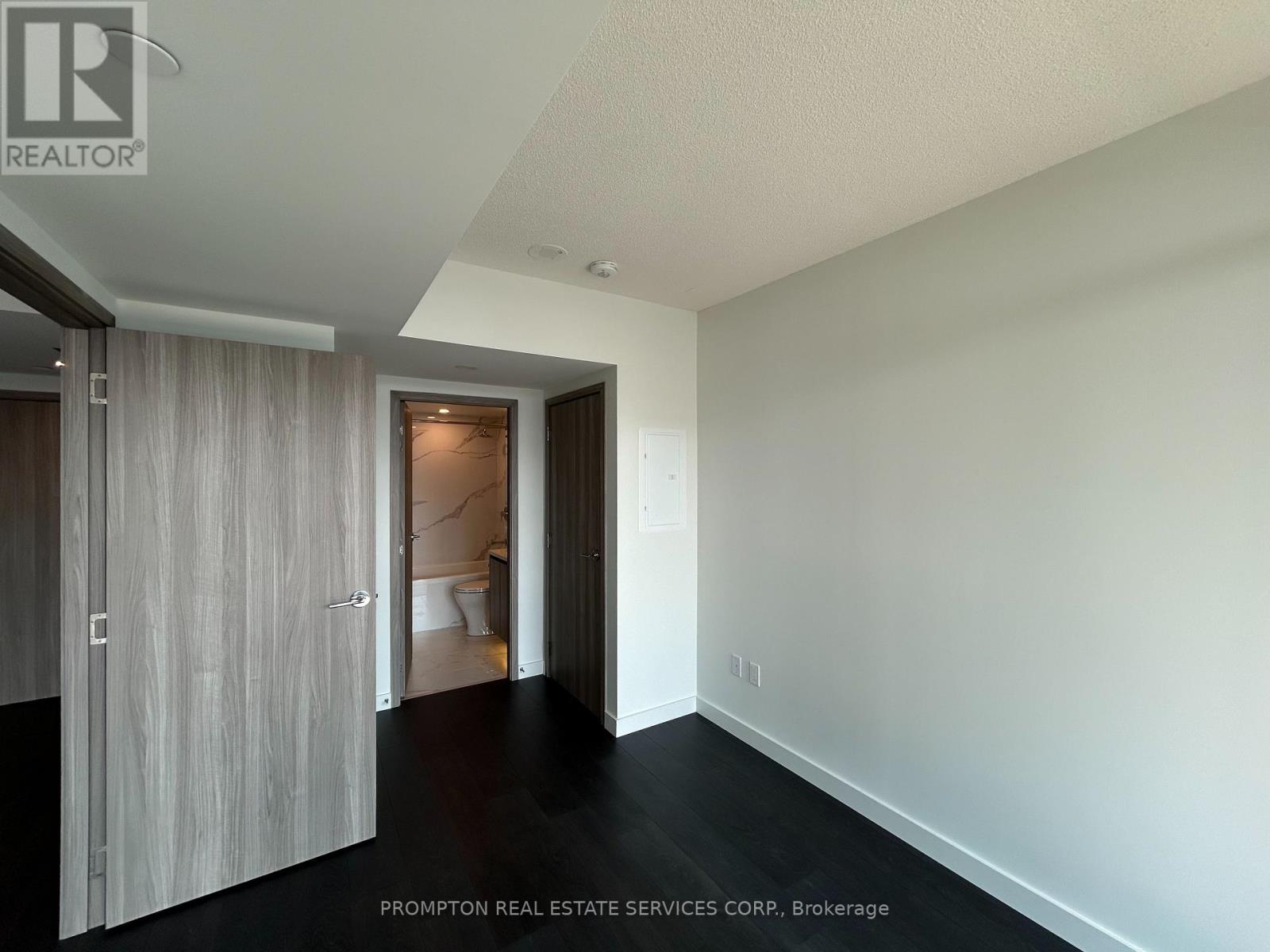 3701 - 3 Concord Cityplace Way, Toronto (Waterfront Communities), Ontario  M5V 0X4 - Photo 10 - C12217830